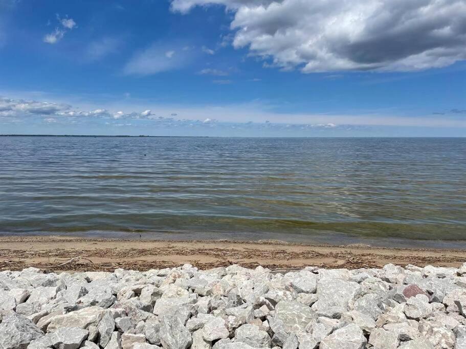 Waterfront Cottage Near Lambeau And Door County! Green Bay Exterior photo