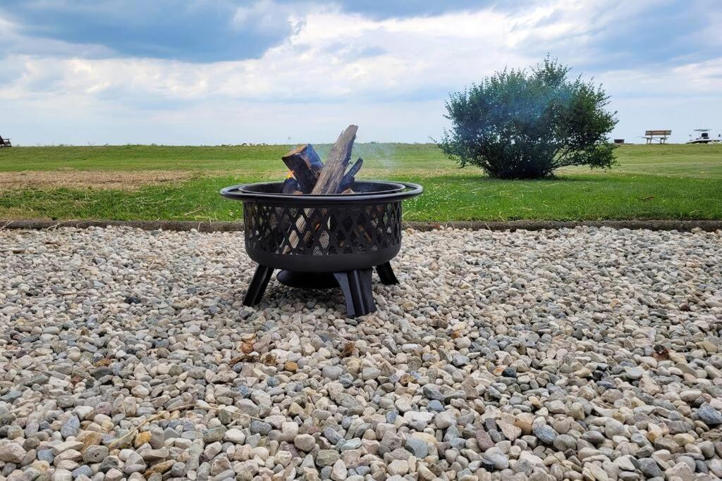 Waterfront Cottage Near Lambeau And Door County! Green Bay Exterior photo